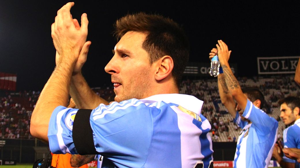 Messi comemora a classificação da Argentina para a Copa de 2014