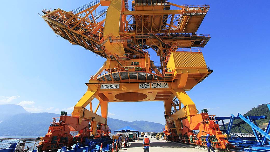 MMX continua com 35% de participação no porto de minério de ferro