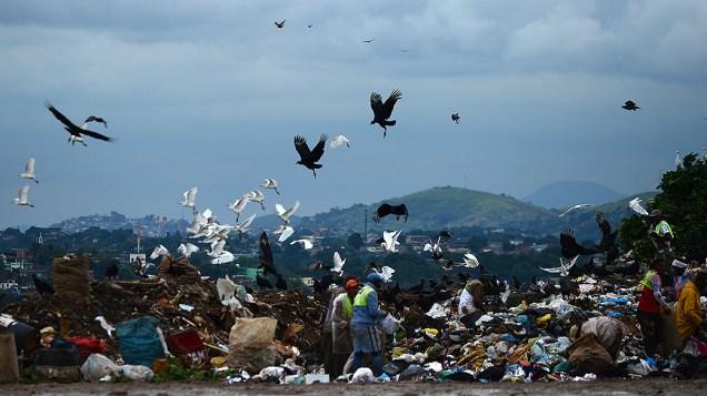 Considerado o maior lixão da América Latina, Gramacho será desativado na sexta-feira (1º) sem uma avaliação que aponte o real tamanho da sua contaminação ambiental