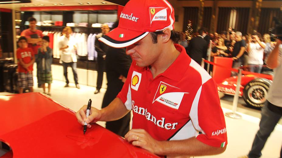 Felipe Massa na inauguração da loja da Ferrari no shopping Fashion Mall, Rio de Janeiro