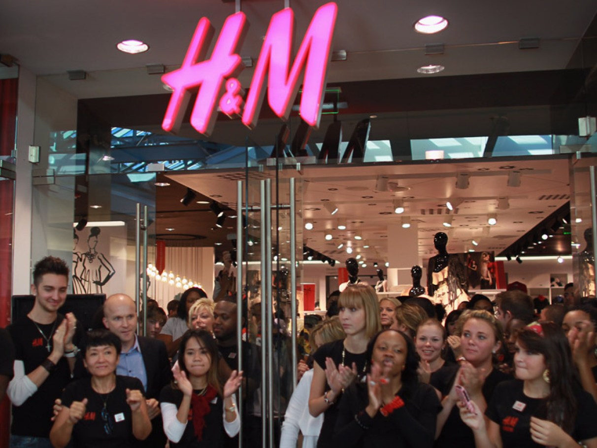 Sueca H&M suspende compra de couro do Brasil; Política de