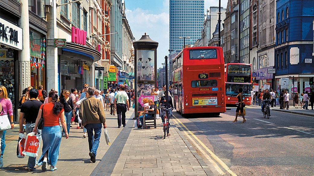 Vista da Rua Oxford, em Londres, Inglaterra