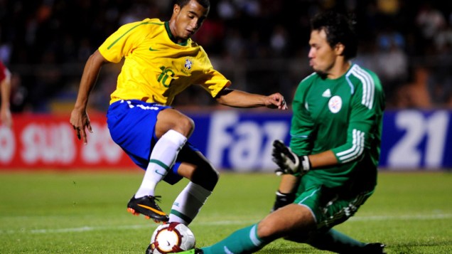 Lucas Rodrigues, camisa 10 da seleção brasileira sub-20, durante jogo contra o Paraguai - 17/01/2011