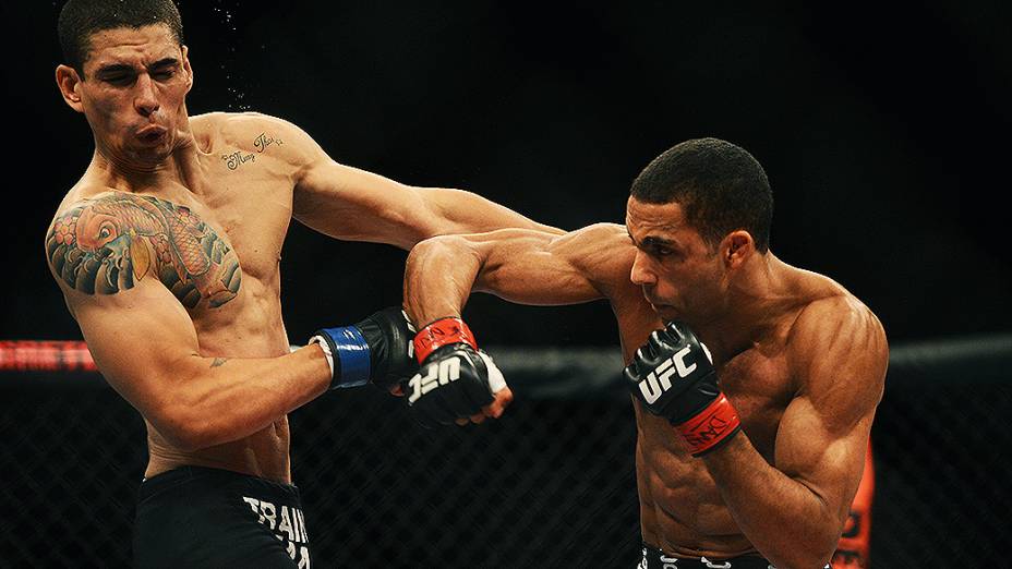 Edson Barboza e Lucas "Mineiro" Martins durante UFC São Paulo no ginásio do Ibirapuera