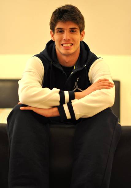 Lucas Piazon, jogador brasileiro do Chelsea, em sua casa, em Londres