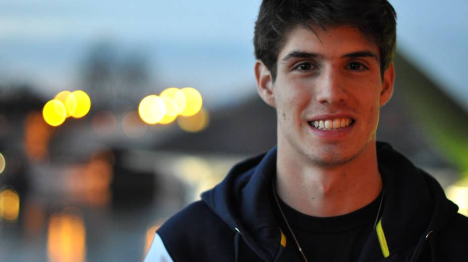 Lucas Piazon, jogador brasileiro do Chelsea, em sua casa, em Londres