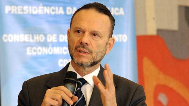 O BNDES, presidido por Luciano Coutinho, é o controlador integral da BNDESPar