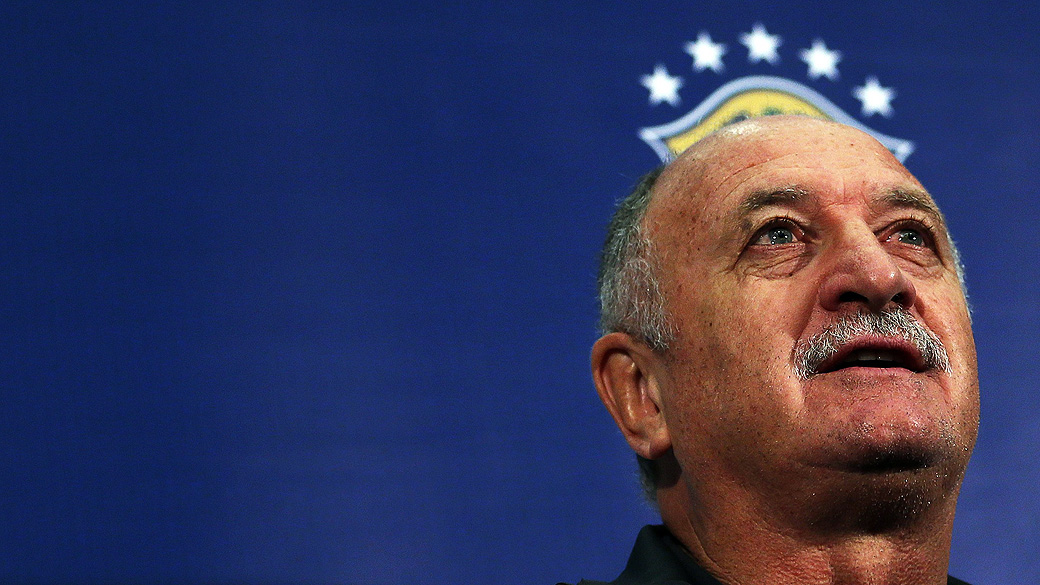 O técnico Luiz Felipe Scolari em entrevista coletiva na véspera de sua reestreia pela seleção, no amistoso contra a Inglaterra, em Wembley