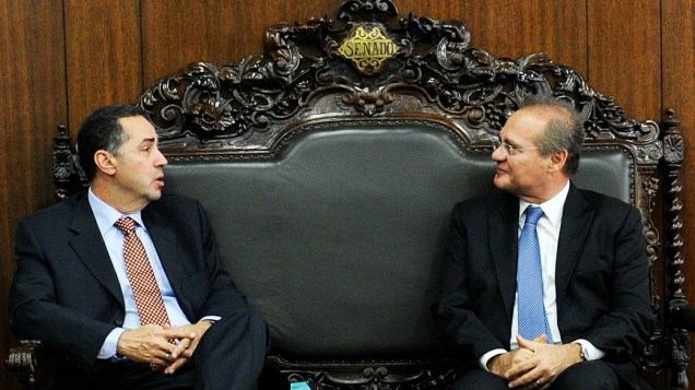 O presidente do Senado, Renan Calheiros, recebe o jurista Luís Roberto Barroso, indicado pela presidente Dilma Rousseff, para a vaga de Ministro do Supremo Tribunal Federal