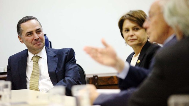 Indicado para o STF, Luis Roberto Barroso, durante encontro com senadores petistas