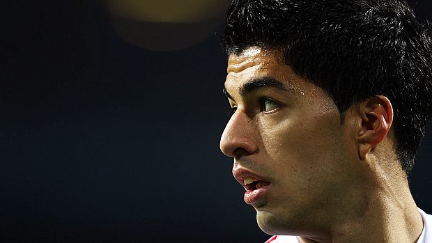 Luis Suárez em ação na Copa de 2010, quando o jogador apareceu para o mundo