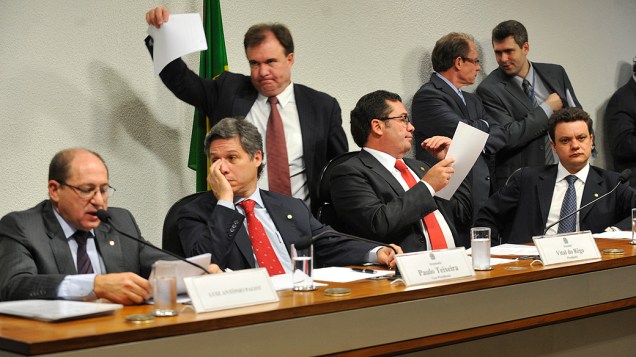 Luiz Antonio Pagot, ex-diretor do Departamento Nacional de Infraestrutura (Dnit), presta depoimento aos parlamentares da Comissão Parlamentar de Inquérito (CPI) do Cachoeira, em Brasília