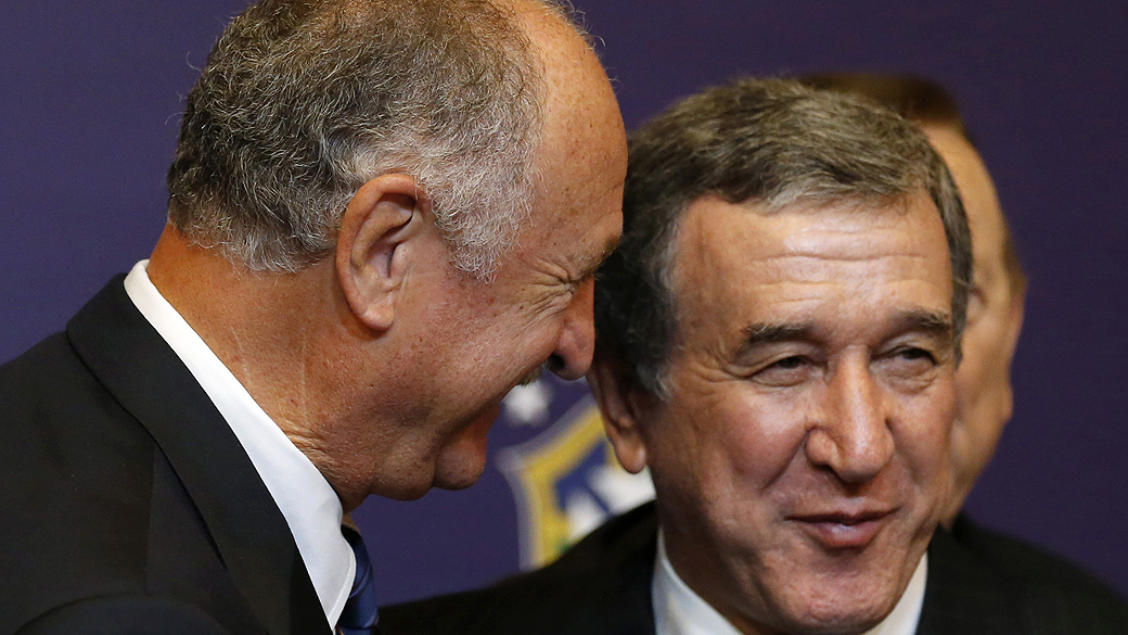 Luiz Felipe Scolari e Carlos Alberto Parreira, durante apresentação da nova comissão técnica da seleção brasileira