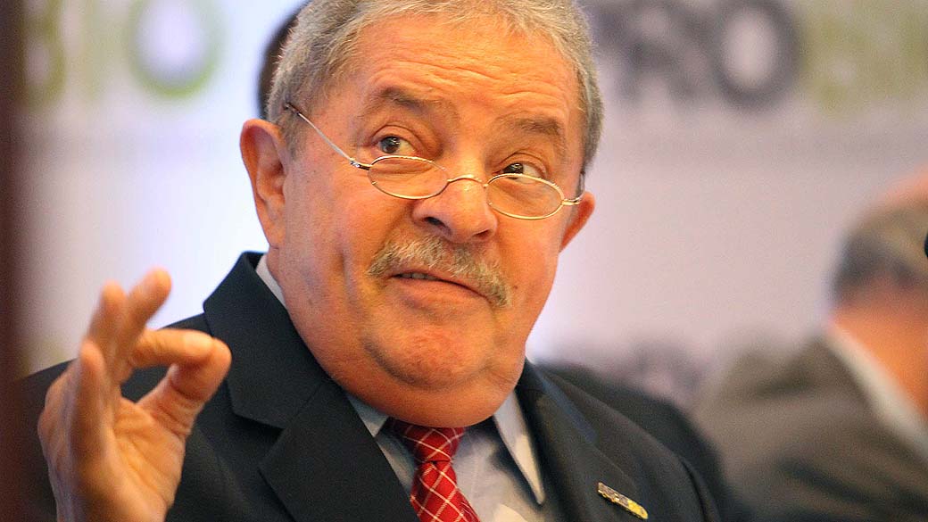 O ex-presidente Luiz Inácio Lula da Silva recebe homenagem da União Brasileira de Biodiesel e Bioquerosene