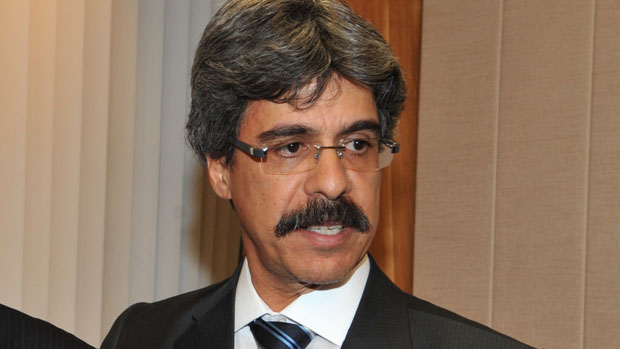 O ministro das Relações Institucionais, Luiz Sérgio: vaga em disputa
