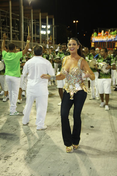 Luiza Brunet no ensaio técnico da Escola Imperatriz Leopodinense, Rio de Janeiro