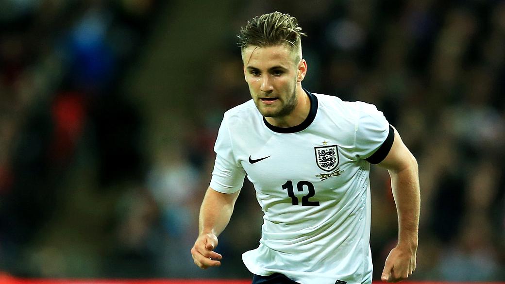 Luke Shaw assinou por quatro temporadas com o Manchester United