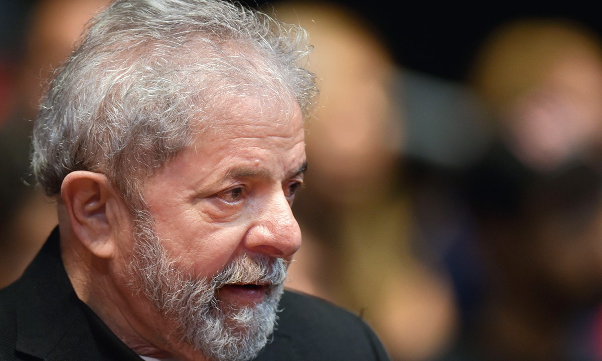 Ex-presidente Lula ainda não explicou as suspeitas de que o sítio usado por ele em Atibaia foi reformado por construtoras investigadas no petrolão