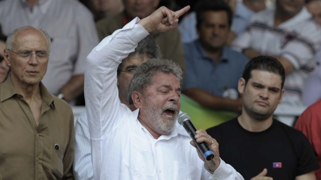 Lula participa da entrega de casas populares,sábado (18), em Campinas