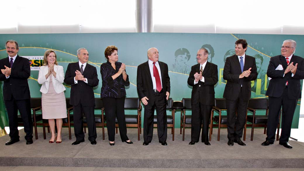 Mercadante, Michel Temer, Dilma, Lula, Sarney e Haddad na cerimônia de posse dos ministros, em Brasíla