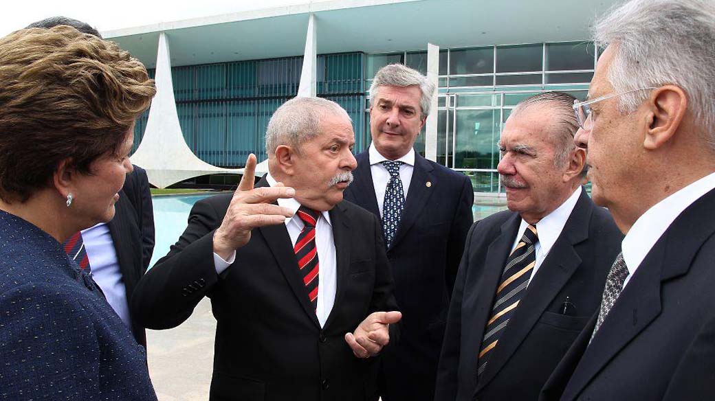 A presidente Dilma Rousseff com os ex-presidentes, Lula, Fernando Collor, José Sarney e Fernando Henrique Cardoso