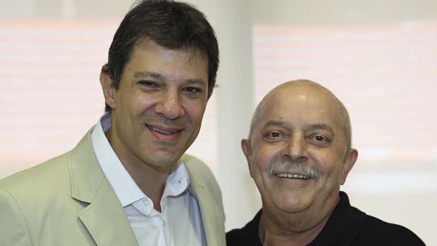 Fernando Haddad visita Lula no hospital Sírio Libânes, em São Paulo