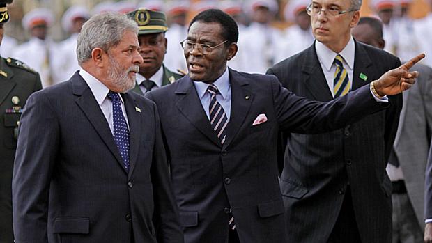 Lula visita a Guiné Equatorial, governada pelo ditador Teodoro Obiang Nguema