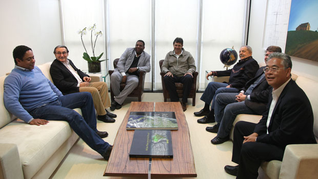 Reunião entre Lula e Fernando Haddad com lideranças do PCdoB, no Instituto Lula: apoio selado