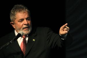 Lula diz que não ficará 'subordinado' ajuiz