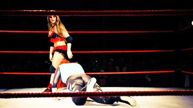 As lutadora brasileira "Bia, a Perversa"  disputa o cinturão BWF Divas com a chilena "Alison Evans"