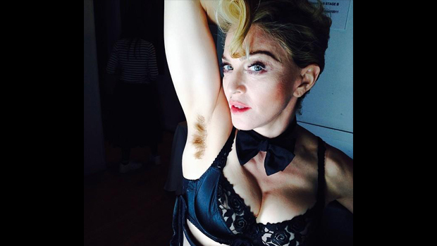 Madonna posta foto no Facebook e causa controvérsia