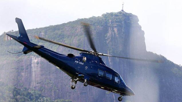 Madonna indo para o show de helicóptero, no Rio de Janeiro