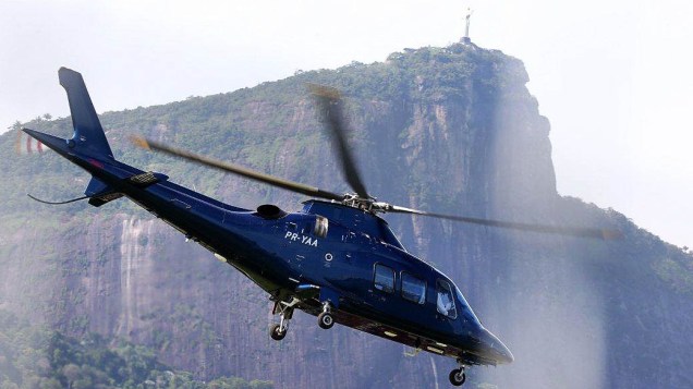 Madonna indo para o show de helicóptero, no Rio de Janeiro Madonna indo para o show de helicóptero, no Rio de Janeiro