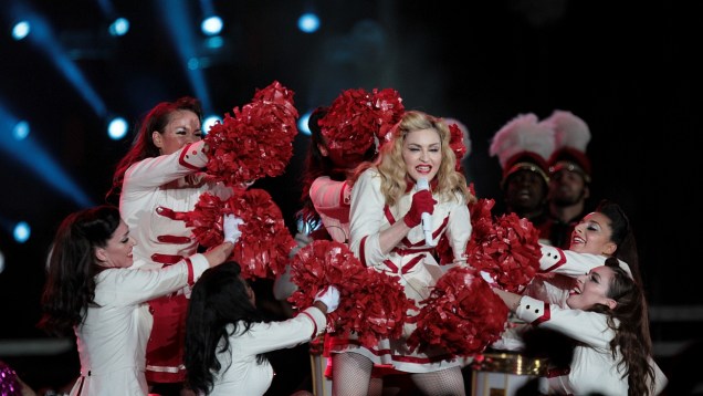 Madonna emocionou fãs ao subir no palco do show no Rio