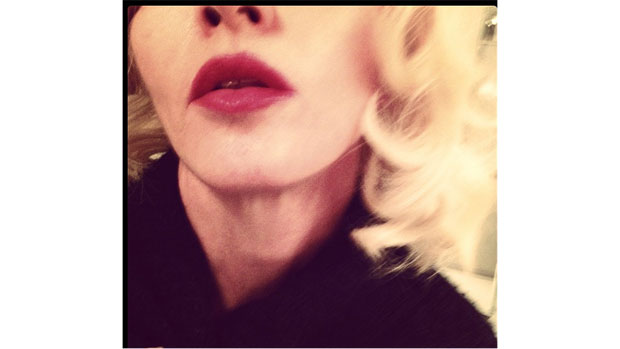 "Desculpe por ser loira", escreveu Madonna na legenda da foto postada no Instagram
