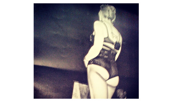 Madonna posta foto de ensaio de seu show no Instagram