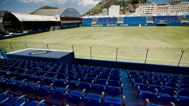 Madureira também é o nome do time de futebol do bairro, assim como o Divino Madureira também é o nome do time de futebol do bairro, assim como o Divino