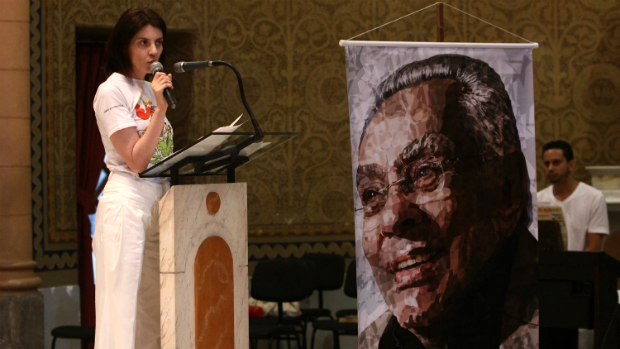 Viúva de Chico Anysio, Malga Di Paula fala durante a cerimônia de um mês da morte do humorista, na Igreja Nossa Senhora da Paz, em Ipanema