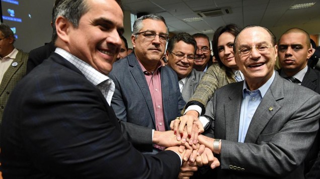 Padilha, pré-candidato ao governo de SP pelo PT, recebe apoio do PP de Paulo Maluf em ato na Assembleia Legislativa Padilha, pré-candidato ao governo de SP pelo PT, recebe apoio do PP de Paulo Maluf em ato na Assembleia Legislativa