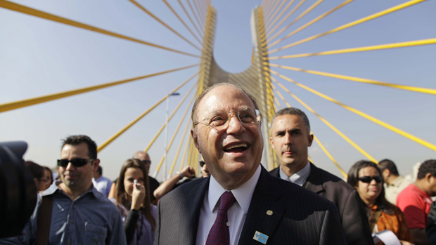 O deputado federal Paulo Maluf participa de inauguração de ponte em São Paulo: 'Só perde quem não disputa a eleição'.