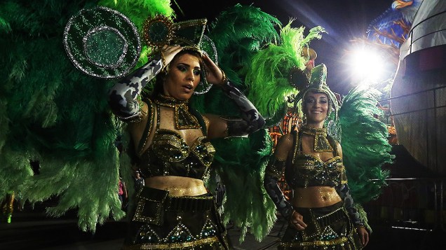 Mancha Verde abre os desfiles das escolas de samba do Grupo Especial paulistano, na noite desta sexta-feira (13) no Sambódromo do Anhembi, na Zona Norte de São Paulo