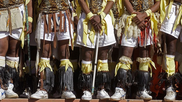 Apresentação de dança tradicional na escola onde Mandela estudou ainda criança na cidade de Qunu, durante festa pelos 94 anos do líder e ex-presidente