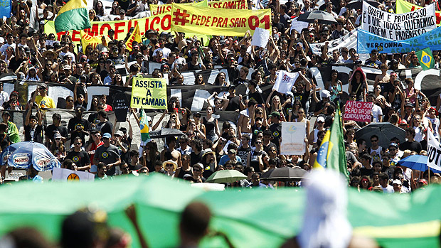 Em Brasília, manifestantes saíram em passeata a partir das 10h na Esplanada dos Ministérios