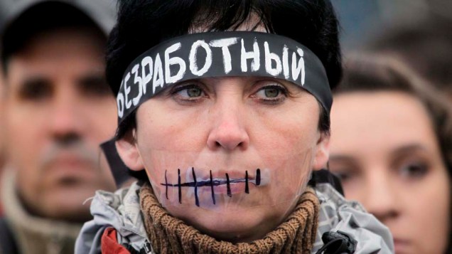 Manifestação em Kiev, Ucrânia, contra o aumento de impostos aprovado pelo governo na semana passada