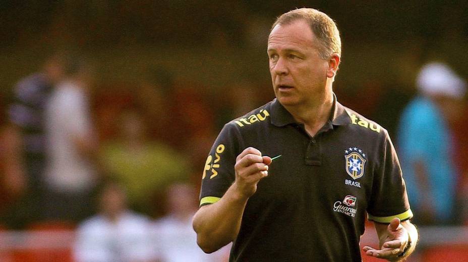 O técnico da seleção, Mano Menezes, no amistoso contra a África do Sul, no Morumbi