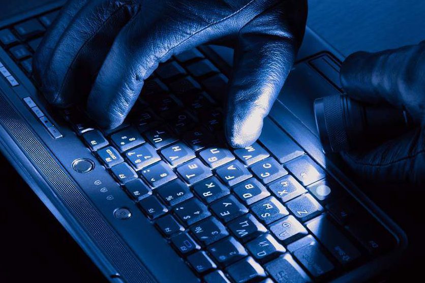 Mãos de um hacker