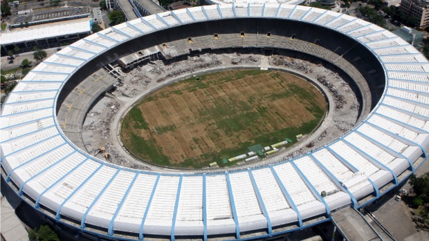 Maracanã visto do alto: templo da bola será entregue com nova configuração em 2013, para a Copa do Mundo de 2014