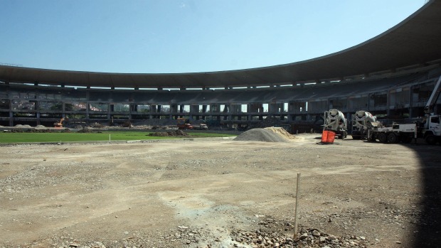As obras no gigante de concreto: Maracanã vai receber a final da Copa de 2014