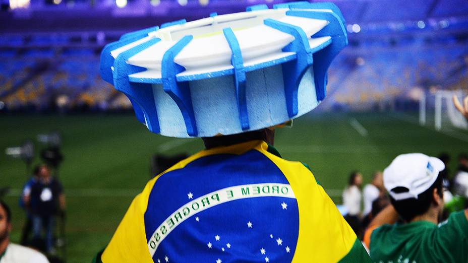 O primeiro evento-teste do novo Maracanã, uma pelada entre os amigos de Ronaldo e Bebeto