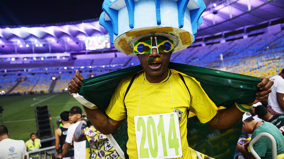 O primeiro evento-teste do novo Maracanã, uma pelada entre os amigos de Ronaldo e Bebeto